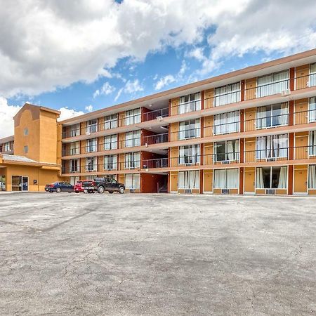 Budgetel Inn & Suites Forest Park Esterno foto