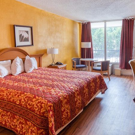 Budgetel Inn & Suites Forest Park Esterno foto