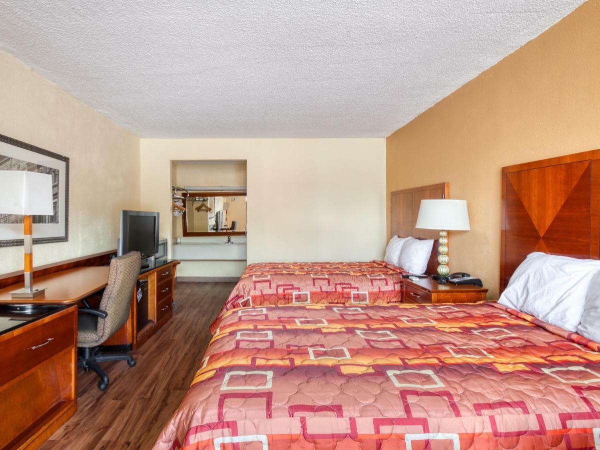Budgetel Inn & Suites Forest Park Esterno foto